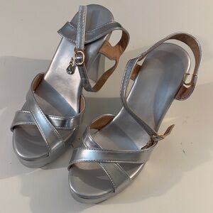 Elegant Silver Women's Sandals Size 6